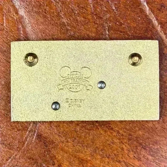 Tinker Bell Disney Trading Pin Just Chillin 2007 - Picture 2 of 5